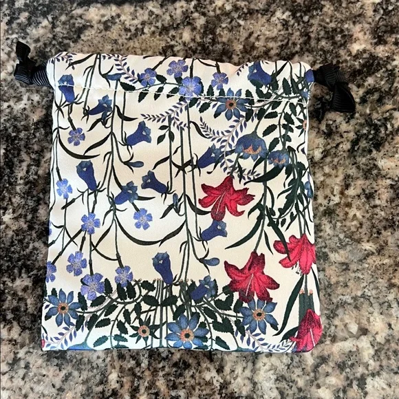Gucci Floral Pouch with Colorful Scrunchies Gucci Floral Pouch with Colorful Scrunchies main image 4